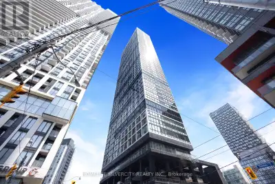 Beautiful 1 bedroom grid condo with breathtaking view located at Jarvis & Dundas. large open concept...