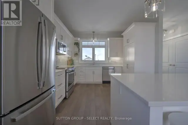 19 LOIS COURT Lambton Shores (Grand Bend), Ontario in Houses for Sale in Grand Bend - Image 7