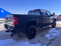 2018 GMC Sierra 3500HD Denali Duramax Diesel Crew Cab 4x4 for sale at Pacific Motors near Winnipeg,... (image 3)
