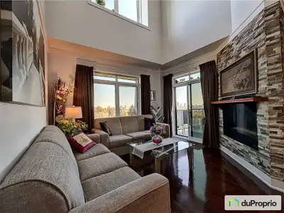 Prestigieux penthouse au Château Cartier de 1100pi ça sur deux étages. Présentement loué avec bail d...