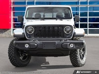 This Jeep Gladiator has a durable Regular Unleaded V-6 3.6 L/220 engine powering this Automatic tran... (image 1)