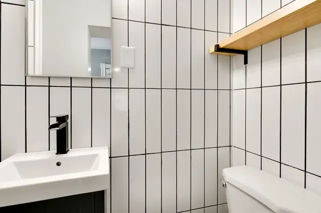 1 Bed / 1 Bath Main Floor Apartment for Rent in London, ON: $1,1 in Long Term Rentals in London - Image 12
