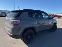 Off-Road Package, Blind Spot Detection, Leather Seats, 4G Wi-Fi, Heated Steering Wheel! SALES HOTLIN... (image 4)