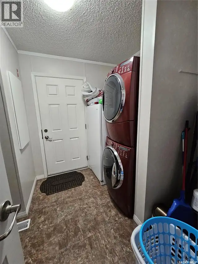 10 Four Seasons Trailer COURT Shaunavon, Saskatchewan in Houses for Sale in Swift Current - Image 23