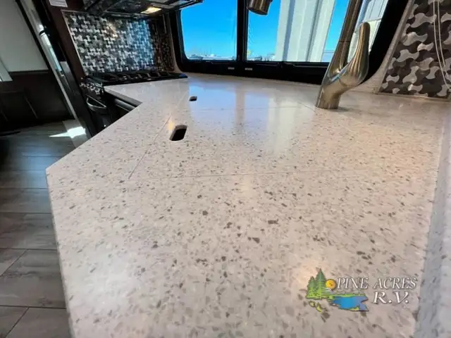 2024 Newmar Bay Star Sport 2912 Gas Full Wall Slide Out+1 more in RVs & Motorhomes in Moncton - Image 22