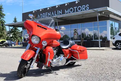 2017 HARLEY-DAVIDSON STREET GLIDE | MILWAUKEE-EIGHT 107 | 14" APES | VANCE & HINES Highlights : Milw...