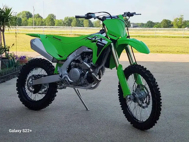  2024 KAWASAKI KX250-GREEN! in Dirt Bikes & Motocross in Edmonton - Image 6