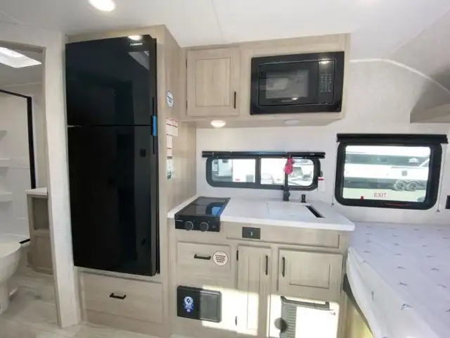 2026 EAST TO WEST Della Terra LE 170BHXLE in Travel Trailers & Campers in Bedford - Image 13