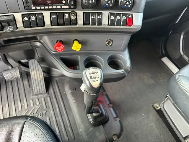 2023 Kenworth T880 in Heavy Trucks in Grande Prairie - Image 26