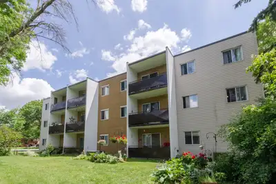 Williams and McDaniel Property Management is proud to present lovely 1 bedroom suiteat 3 Erie Court,...