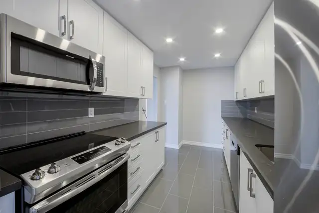 East York 2 Bedrooms Apartment for Rent - 1501 Woodbine Avenue in Long Term Rentals in Markham / York Region - Image 13