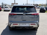 CARFAX Canada No Reported Accidents | SL Trim | 4WD | Boulder Gray Pearl Stand out in this stunning... (image 5)