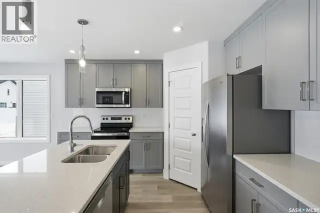 238 Kostiuk CRESCENT Saskatoon, Saskatchewan in Houses for Sale in Saskatoon - Image 6