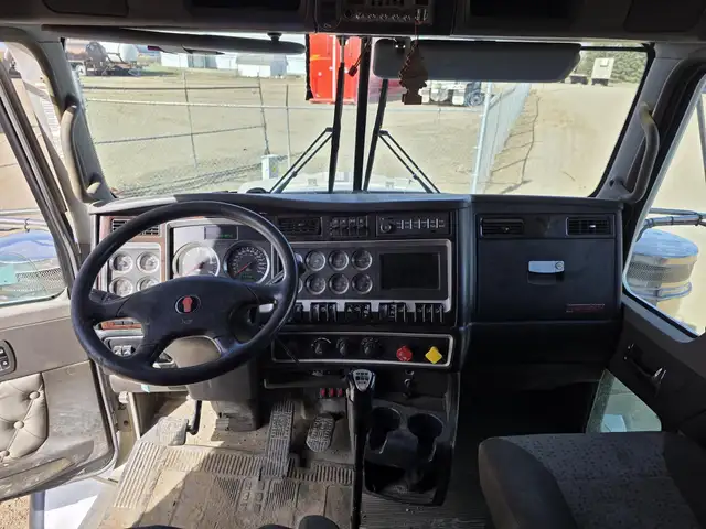 2015 KENWORTH T800 in Heavy Trucks in Kamloops - Image 18