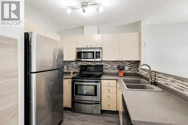402, 760 Railway Gate SW Airdrie, Alberta62864393136769121