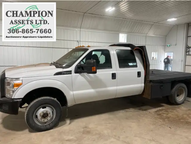 2016 Ford F-350 Crew Cab 4x4 in Cars & Trucks in Nipawin - Image 2