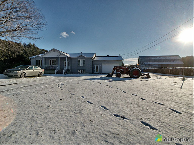 $799,000 - Acreage / Hobby Farm / Ranch in Ste-Cécile-De-Milton dans Maisons à vendre  à Granby