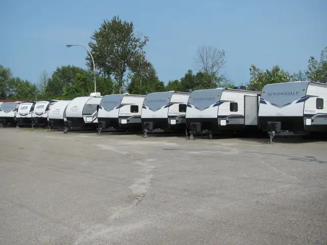 2026 GET PRE-APPROVED BEFORE YOU SHOP- SAVE LARGE-EASY FINANCING in Travel Trailers & Campers in Ottawa - Image 2