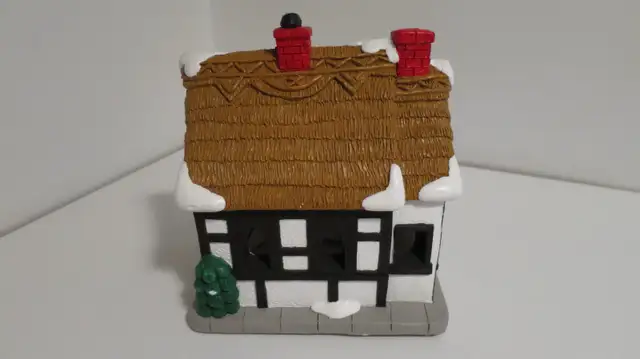 Christmas Ceramic House & Christmas Ceramic Pier 1 Dish in Holiday, Event & Seasonal in Edmonton - Image 6