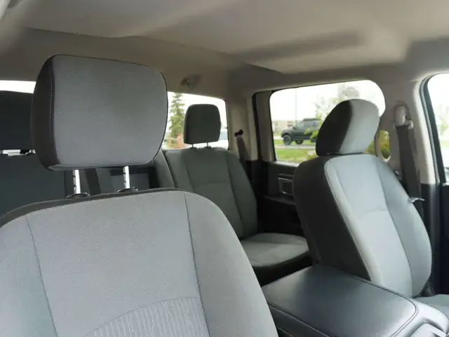 2023 Dodge RAM 1500 SLT Crew Cab - SHORT BED | 4x4 | LOW KMS!!! in Cars & Trucks in Winnipeg - Image 32