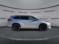 This Toyota Highlander has a dependable Turbo 4 Cyl 2.4 L engine powering this Automatic transmissio... (image 8)