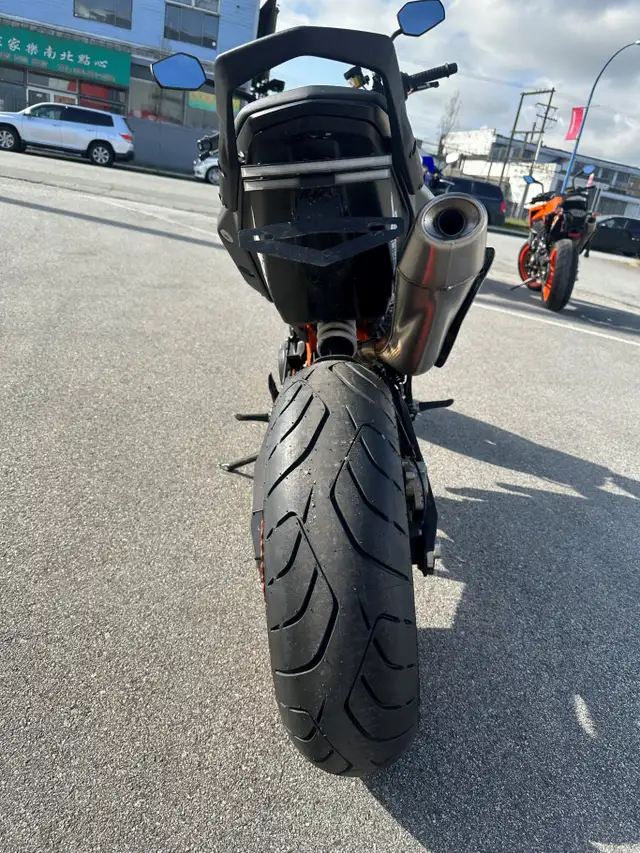 2021 KTM Duke 890 R in Street, Cruisers & Choppers in Vancouver - Image 5