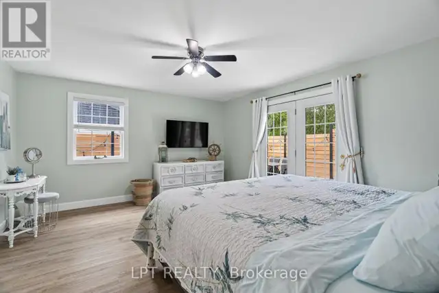 7652 RIVERSIDE DRIVE Lambton Shores (Port Franks), Ontario in Houses for Sale in Grand Bend - Image 18