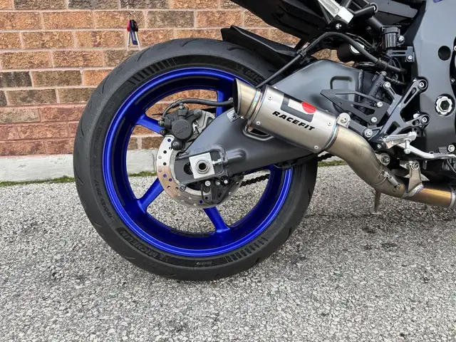 2024 Yamaha MT-10 **ONE OWNER** **RACEFIT PIPE** in Street, Cruisers & Choppers in Markham / York Region - Image 14