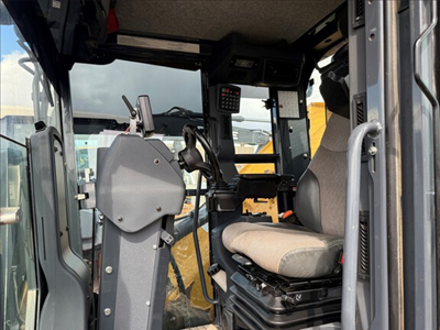 2018 John Deere 872G in Heavy Equipment in Edmonton - Image 6