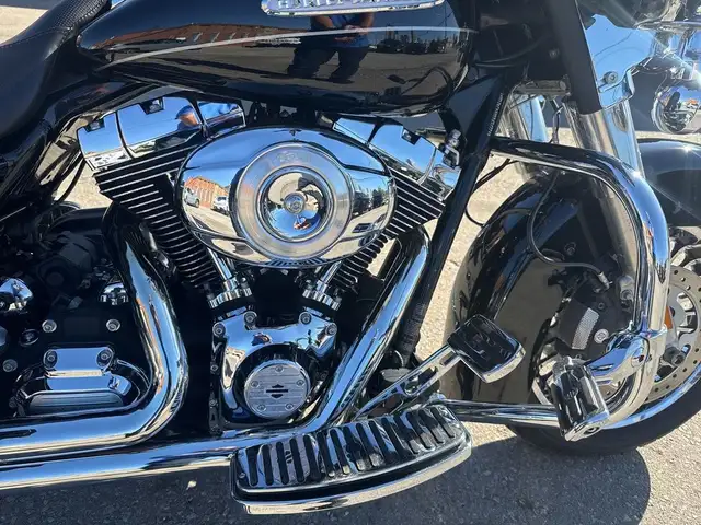 2011 Harley-Davidson Street Glide ~ ELECTRA GLIDE LTD ~ 103CI ~  in Sport Touring in City of Toronto - Image 27