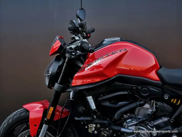 2023 Ducati Monster + Ducati Red in Sport Bikes in Oshawa / Durham Region - Image 17