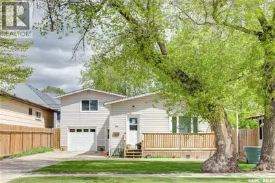 A legal suite. A 60-foot lot. Over 1,400 sq. ft. above grade. This is the kind of opportunity buyers...