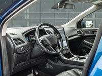 *Leather Seats, Premium Audio, Heated Seats, Power Liftgate, Apple CarPlay!* With a great mix of eff... (image 7)