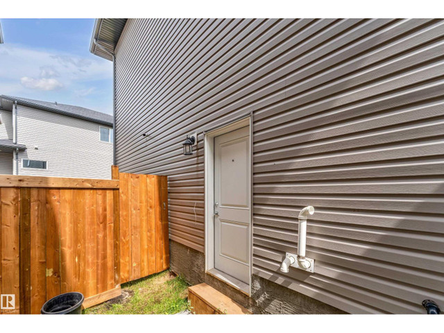 449 ROBERTS CR Leduc, Alberta in Houses for Sale in Edmonton - Image 4