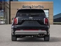 *Certified, Leather Seats!* With its impressive features list, awesome SUV capability, and luxury in... (image 5)