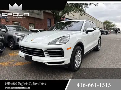 2022 PORSCHE CAYENNE E-HYBRID, LOADED WITH PREMIUM PACKAGE, ASSISTANCE PACKAGE, PANORAMIC ROOF, AMBI...