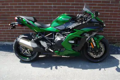 Welcome New Riders! Financing Options Available! $19,998.00, plus HST(13%), plus licensing. Supercha...