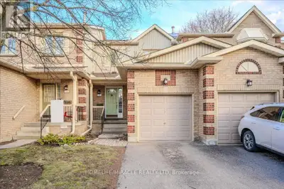 Amazing opportunity for first time buyers or investors!!! Well maintained 3 Bedroom 3 Washroom Townh...