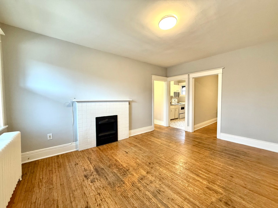 94-96 East Ave South Unit 13 Hamilton Ontario L8N2T4 2