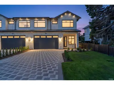Welcome to this brand-new half duplex in a prime North Delta location! Offering aprox 3,000 sq.ft. o...