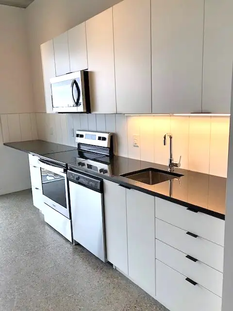 Centrally Located Modern Suites, Loaded with Features! in Long Term Rentals in Winnipeg - Image 12
