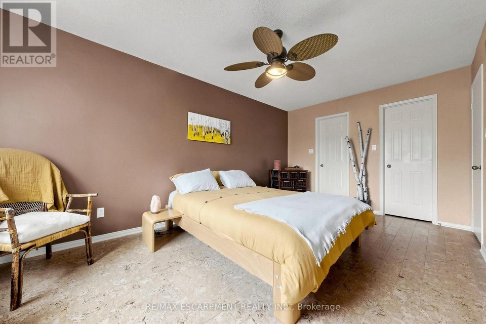 1380 Hazel Mccleary Drive Oakville (CV Clearview), Ontario, photo 18 of 40