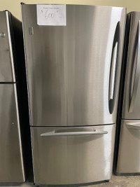 Réfrigérateur 33'' stainless congélateur au bas GE
