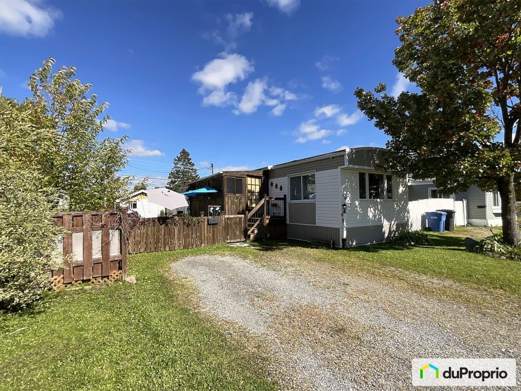 $198,900 - Mobile home for sale in Ste-Foy — photo 1