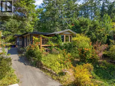 This extensively renovated property is one you must see! One of the first lots to sell in Magic Lake...
