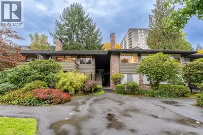 Rarely found opportunity to own this corner unit in beautifully maintained "Spuraway Gardens". Two l...