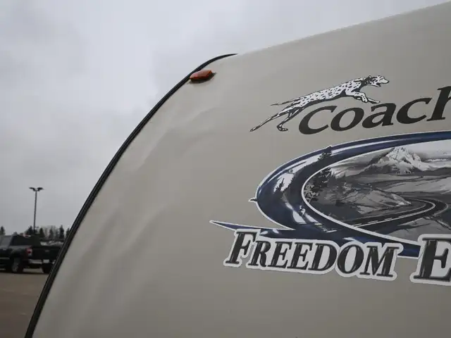 2014 Freedom Express 230BH in Travel Trailers & Campers in St. Albert - Image 9