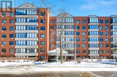 Welcome to this well-maintained open concept 1 Bedroom & 1 Bath condo. The updated Foyer, to the bui...