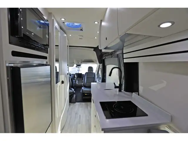 2026 Pleasure-Way Ontour Ontour 2.2 AWD ! Classe B NEUF 2026 in Travel Trailers & Campers in Laval / North Shore - Image 27