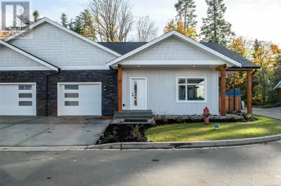 Construction is almost done! 3238 sq. ft! Main level entry with lower walk-out! Welcome to Eagle Rid...